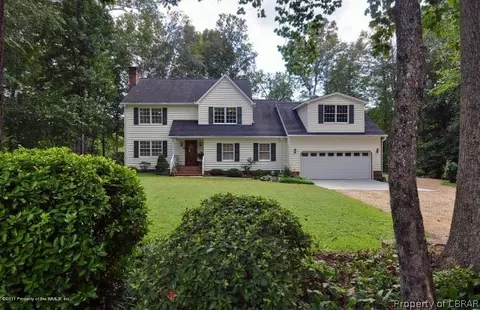 5898 Beech Tree Ln, Gloucester, VA 23061 photo 3