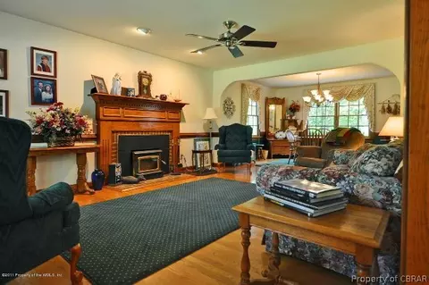 5898 Beech Tree Ln, Gloucester, VA 23061 photo 8