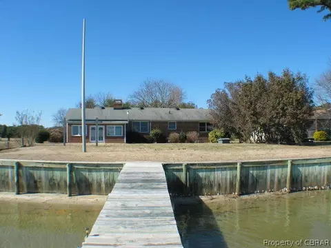 18 Clarke Rd, Topping, VA 23169 photo 1