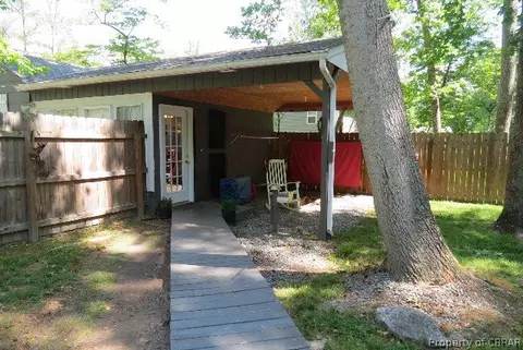 12437 Beech Trl, Gloucester, VA 23061 photo 4