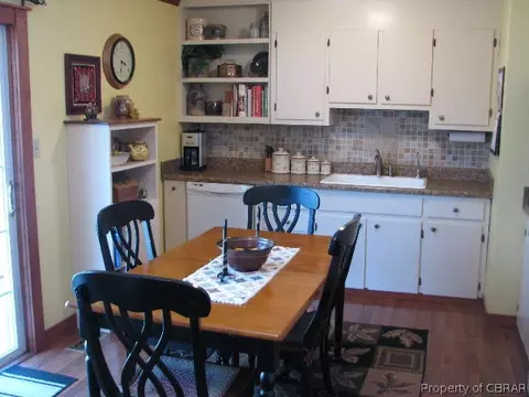 1734 Laurel Dr, Gloucester Point, VA 23062 photo 5
