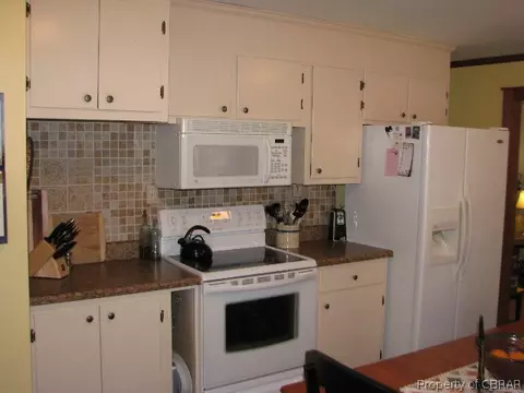 1734 Laurel Dr, Gloucester Point, VA 23062 photo 6