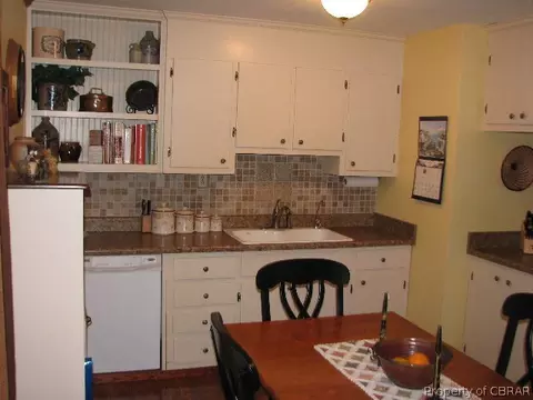 1734 Laurel Dr, Gloucester Point, VA 23062 photo 9