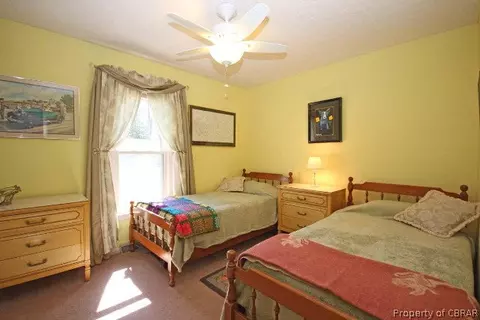 8076 Crab Thicket Rd, Gloucester, VA 23061 photo 11