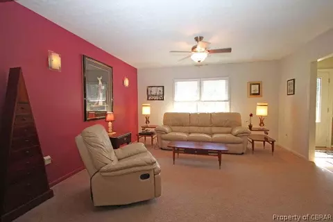 8076 Crab Thicket Rd, Gloucester, VA 23061 photo 3