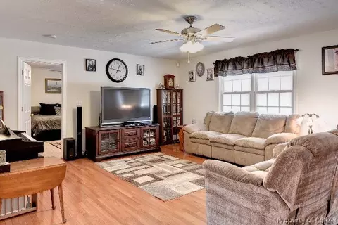 6181 Glenns Rd, Gloucester, VA 23061 photo 4