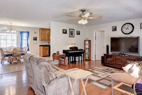 6181 Glenns Rd, Gloucester, VA 23061 photo 7