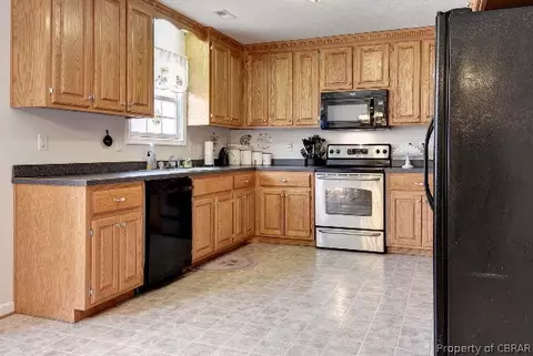 6181 Glenns Rd, Gloucester, VA 23061 photo 9