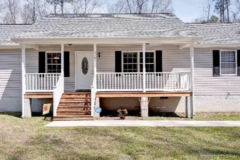 6181 Glenns Rd, Gloucester, VA 23061 photo 3