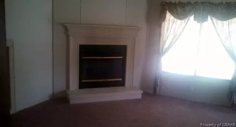 4690 Glenns Rd, Gloucester, VA 23061 photo 4