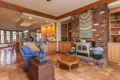 9756 Mariners Watch Ln, Gloucester, VA 23061 photo 16