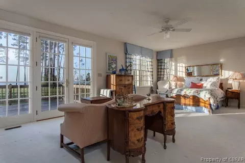 9756 Mariners Watch Ln, Gloucester, VA 23061 photo 10