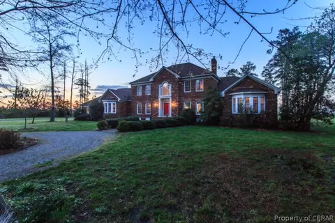 9756 Mariners Watch Ln, Gloucester, VA 23061 photo 1