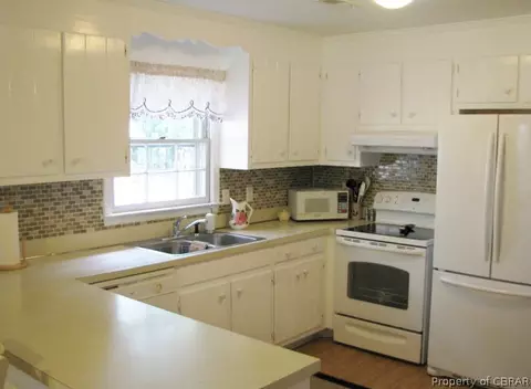 4770 Wakehurst Cir, Gloucester, VA 23061 photo 6