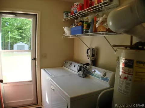 8122 Willis Rd, Gloucester, VA 23061 photo 17