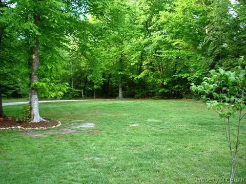 8122 Willis Rd, Gloucester, VA 23061 photo 3