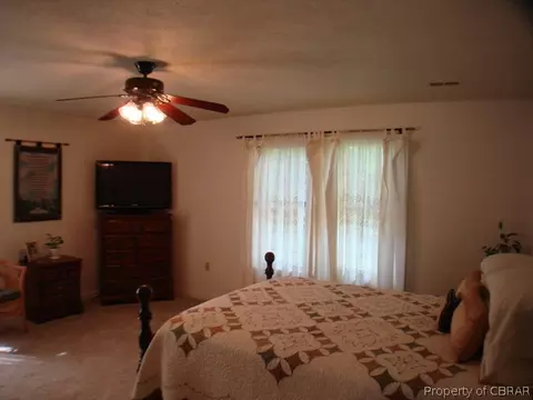 8122 Willis Rd, Gloucester, VA 23061 photo 10