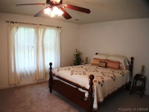 8122 Willis Rd, Gloucester, VA 23061 photo 9
