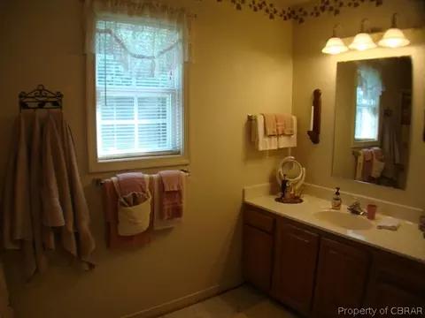 8122 Willis Rd, Gloucester, VA 23061 photo 11