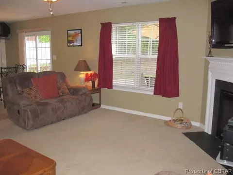 7328 Jeanne Dr, Gloucester, VA 23061 photo 3