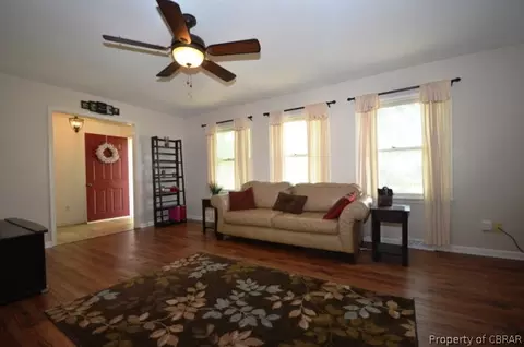 7395 Nelson Dr, Gloucester, VA 23061 photo 3