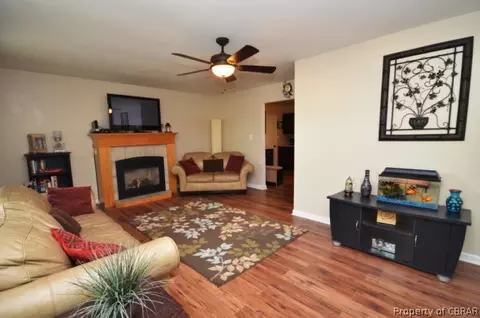 7395 Nelson Dr, Gloucester, VA 23061 photo 2