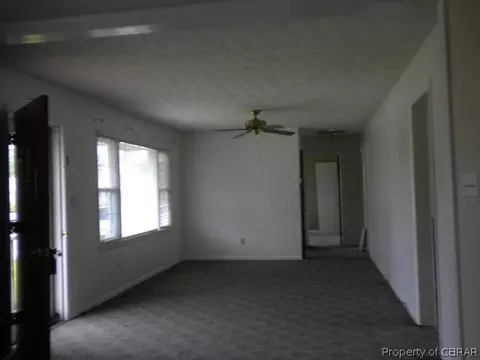 14 Eastlawn Dr, Hampton, VA 23664 photo 3