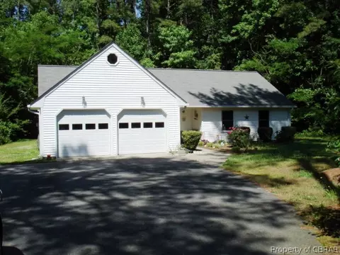 4381 Teal Cir, Gloucester, VA 23061 photo 4