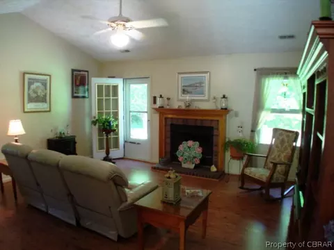 4381 Teal Cir, Gloucester, VA 23061 photo 7