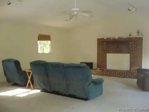 5924 Hall Town Rd, Gloucester, VA 23061 photo 3
