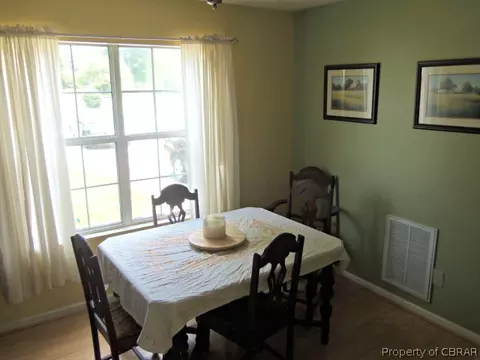 6772 Amanda Ct, Gloucester, VA 23061 photo 2
