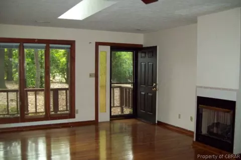 7427 Dehardit Ave, Gloucester Point, VA 23062 photo 2
