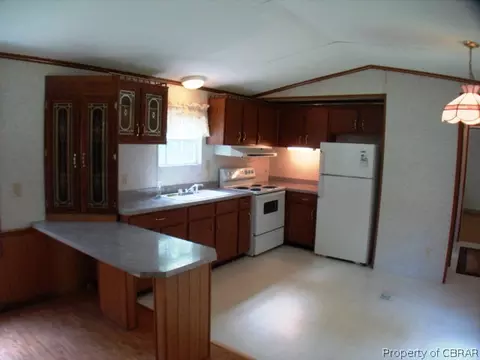 7949 Mountain Laurel Trl, Gloucester, VA 23061 photo 3