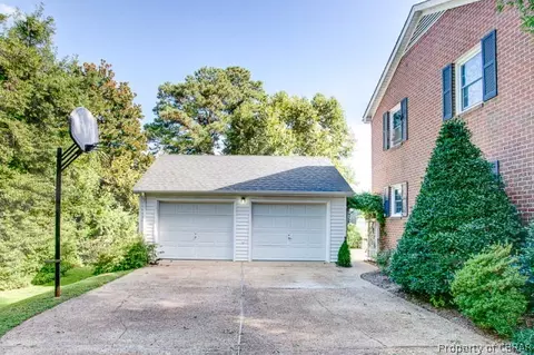 7905 Berkeley Dr, Gloucester Point, VA 23062 photo 9