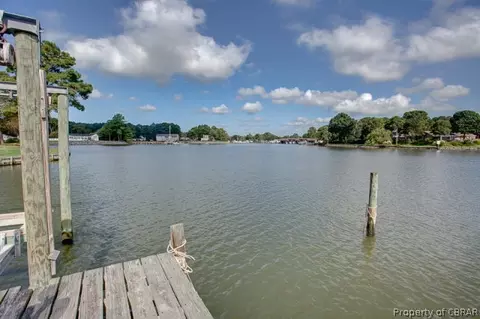 7905 Berkeley Dr, Gloucester Point, VA 23062 photo 30