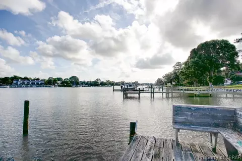 7905 Berkeley Dr, Gloucester Point, VA 23062 photo 19
