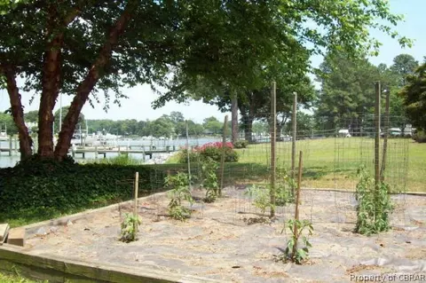 7905 Berkeley Dr, Gloucester Point, VA 23062 photo 34