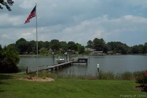 7905 Berkeley Dr, Gloucester Point, VA 23062 photo 15