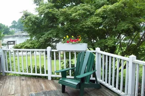 7905 Berkeley Dr, Gloucester Point, VA 23062 photo 27