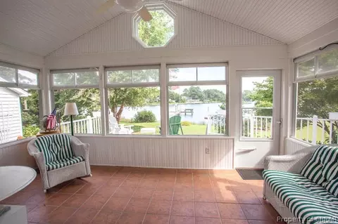 7905 Berkeley Dr, Gloucester Point, VA 23062 photo 13