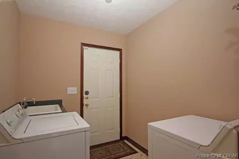 7556 Tyndall Dr, Gloucester Point, VA 23062 photo 21