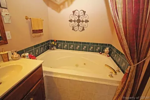 7556 Tyndall Dr, Gloucester Point, VA 23062 photo 16