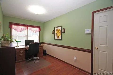 7556 Tyndall Dr, Gloucester Point, VA 23062 photo 13