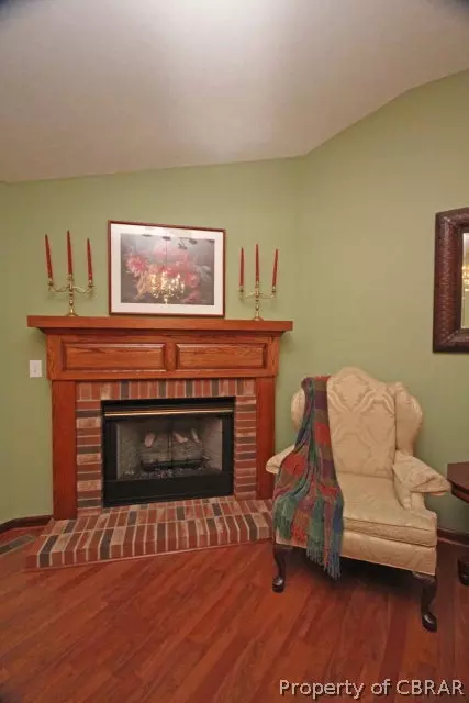 7556 Tyndall Dr, Gloucester Point, VA 23062 photo 6