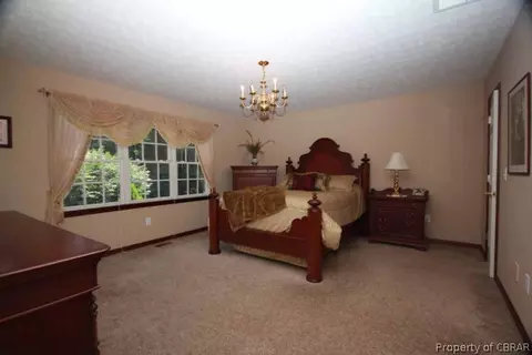 7556 Tyndall Dr, Gloucester Point, VA 23062 photo 14