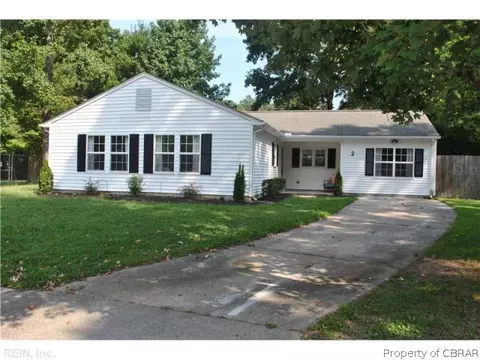 2 Sandy Lake Dr, Hampton, VA 23666 photo 1