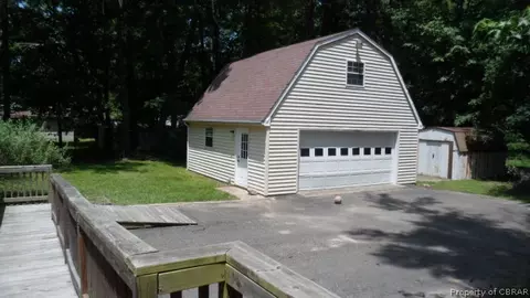 7119 Hopkins Cir, Gloucester, VA 23061 photo 10