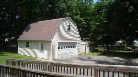 7119 Hopkins Cir, Gloucester, VA 23061 photo 13
