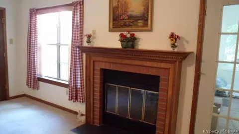 7119 Hopkins Cir, Gloucester, VA 23061 photo 2