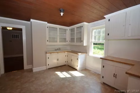 6590 Jarvis Rd, Gloucester, VA 23061 photo 9